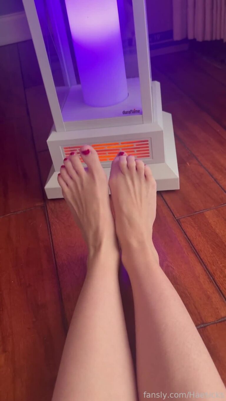 Haesicks OF Her Showing Her Feet Full HD Video