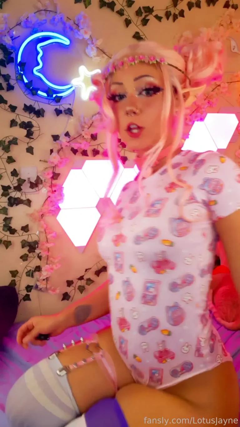 Lotusxjayne fansly video and some nip slip