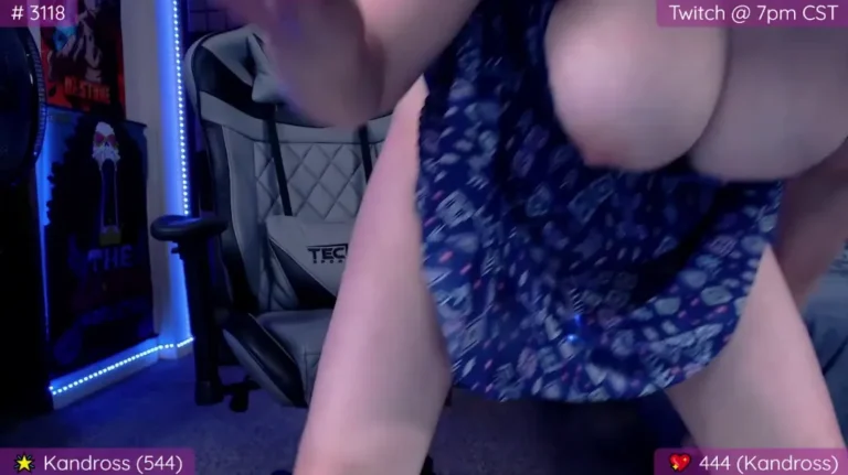 xxxfuukaxxx or Fuuka Doll fingering and playing with her pussy