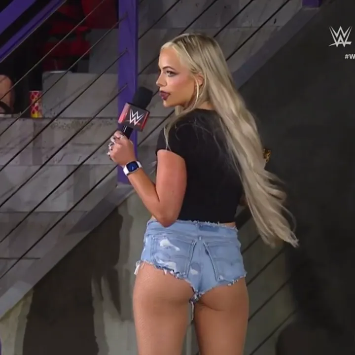 Liv Morgan short clip of her ass