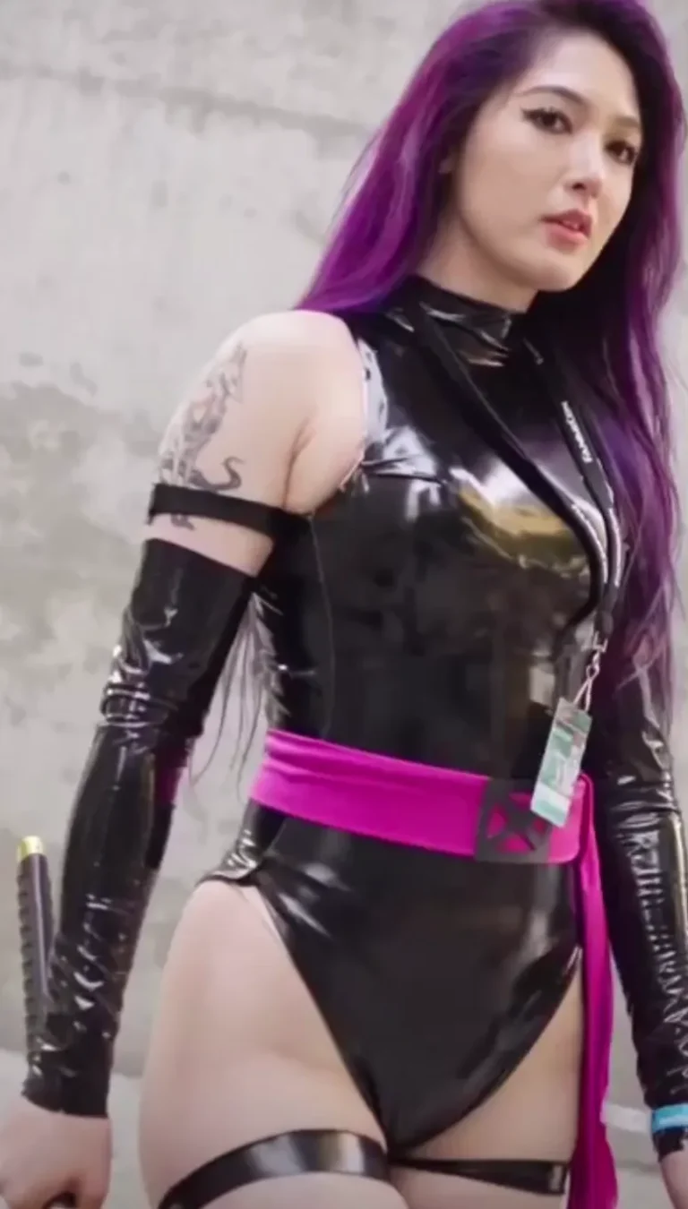 Caytie Cosplay Kintra Cosplay Watch the Drop video now